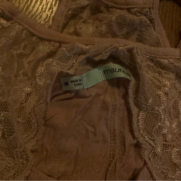 Maurices Light Lavender Purple Lace Racerback Keyhole Crinkle Sleeveless Blouse - Picture 2 of 3